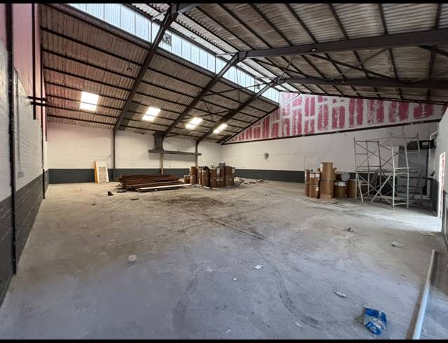 408M² WAREHOUSE TO LET IN EPPING INDUSTRIAL